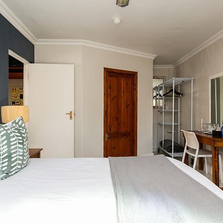 Adventure Pad'S By The Farmhouse Hotel Лангебан Екстериор снимка